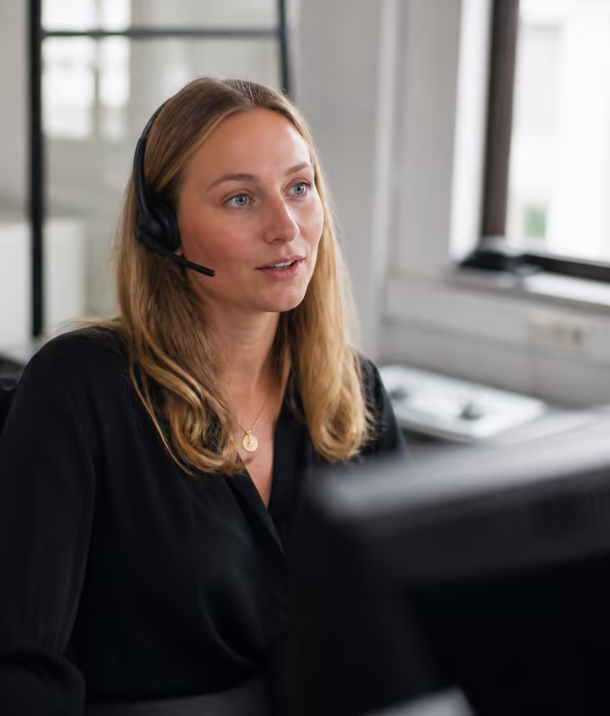 Kunderådgiver med headset